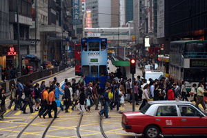 هنگ كنگ؛ بنزين گران، حمل نقل عمومي ارزان